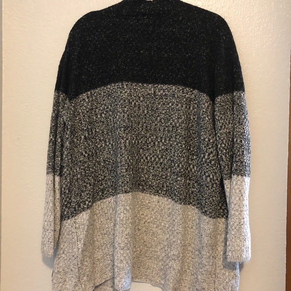 Cozy color block cardigan - Picture 2 of 2